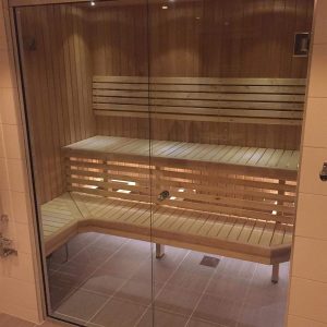 Bastuglas 1400×2000 glasvägg bastu Måttanpassad